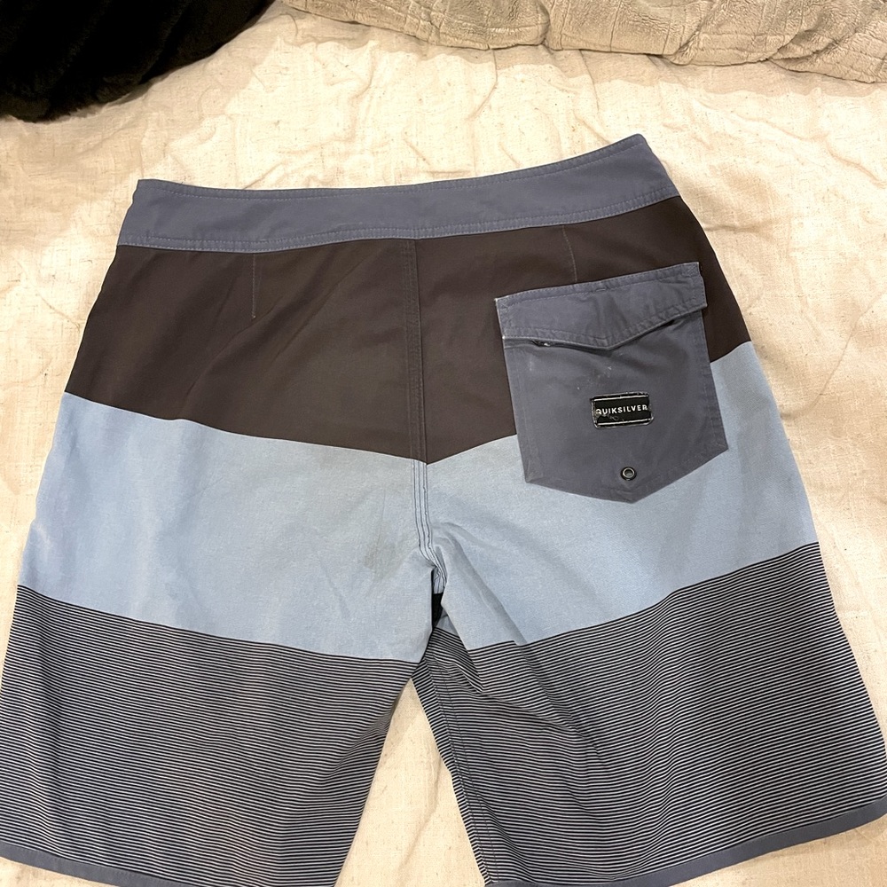 Quicksilver. Blue/black size 32